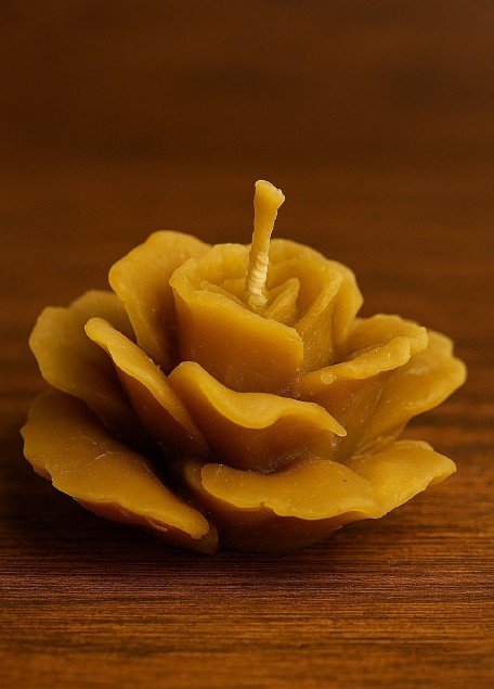 Vela con forma de rosa